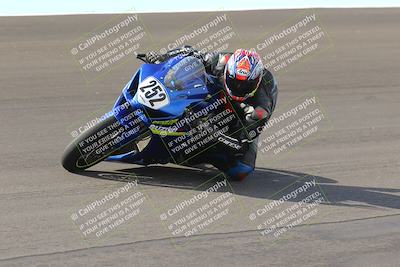 media/Nov-05-2022-SoCal Trackdays (Sat) [[f8d9b725ab]]/Bowl (1145am)/